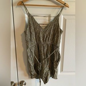 Leopard olive romper with pockets